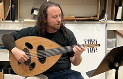 DanielP and his Oud