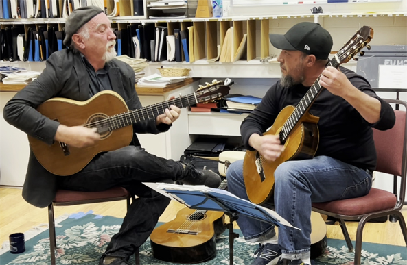 Duo Mosaico in a high/low version of Canarios